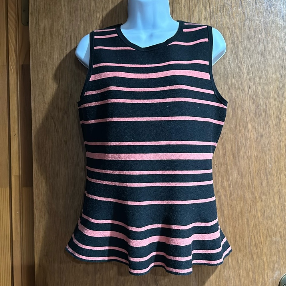 ANN TAYLOR peplum sleeveless knit top. Size LP.